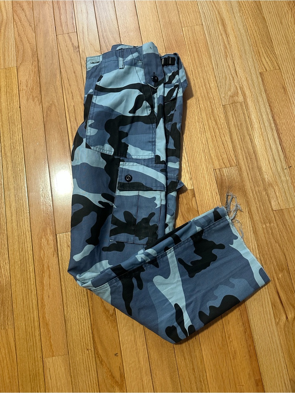 Blue Gray Camo Cargo Pants - Size 28